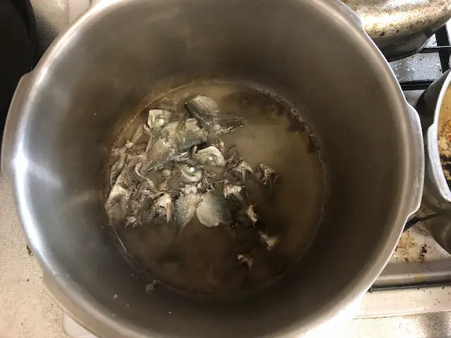 活力鍋で煮た豆アジ